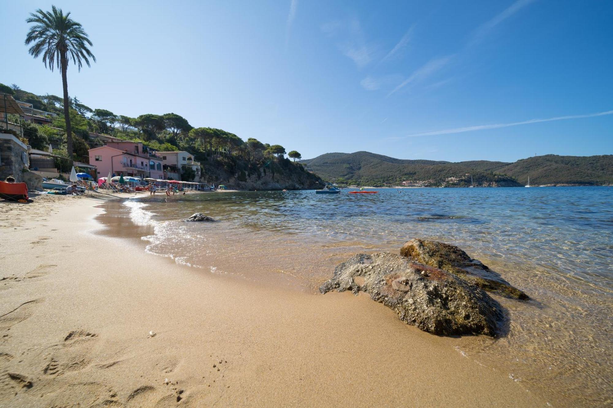 La Terrazza Sul Forno - Goelba Apartment Portoferraio Luaran gambar